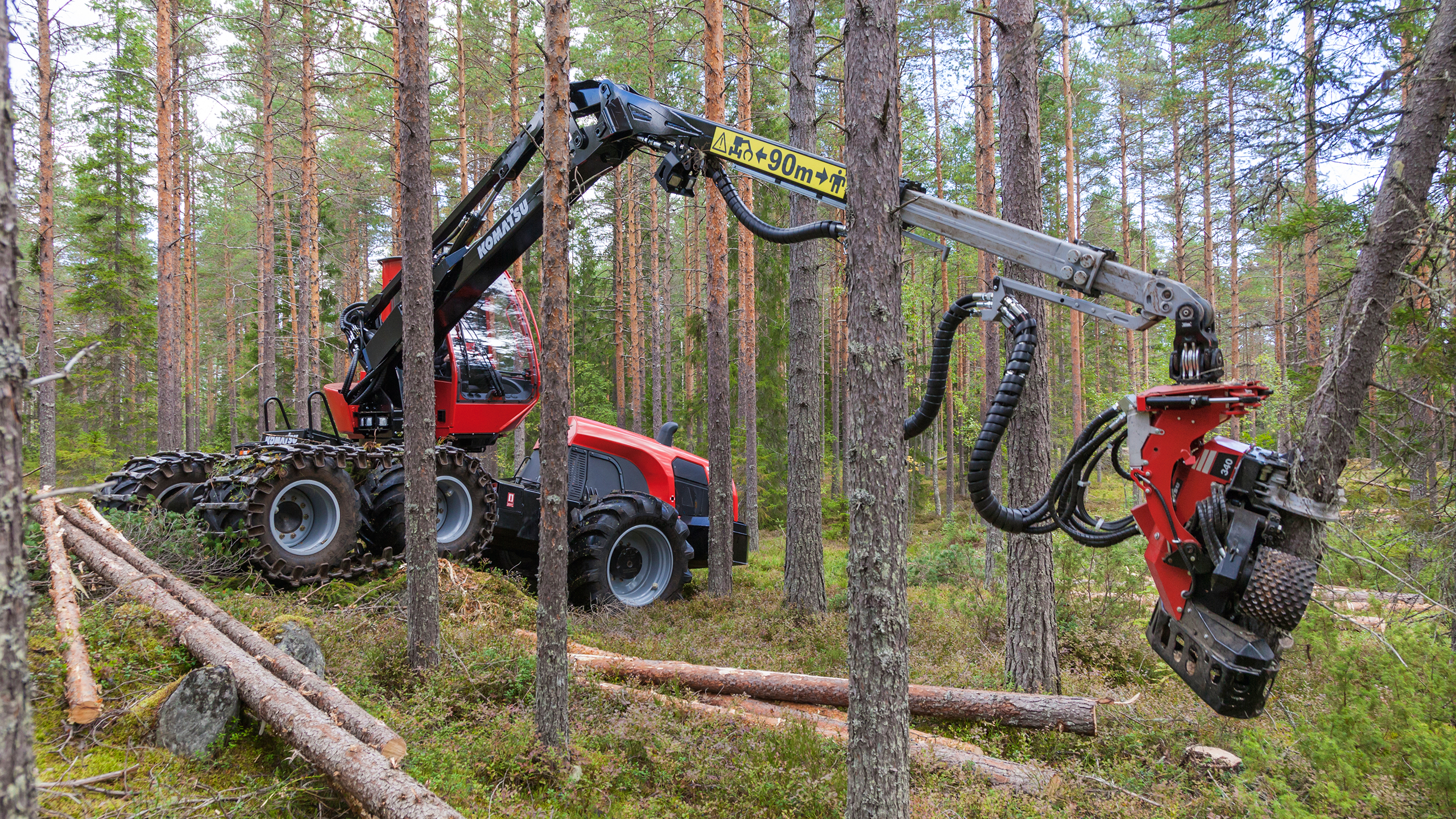 Komatsu 901 com grande alcance