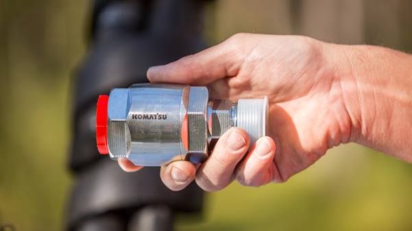 Mão com junta articulada Komatsu