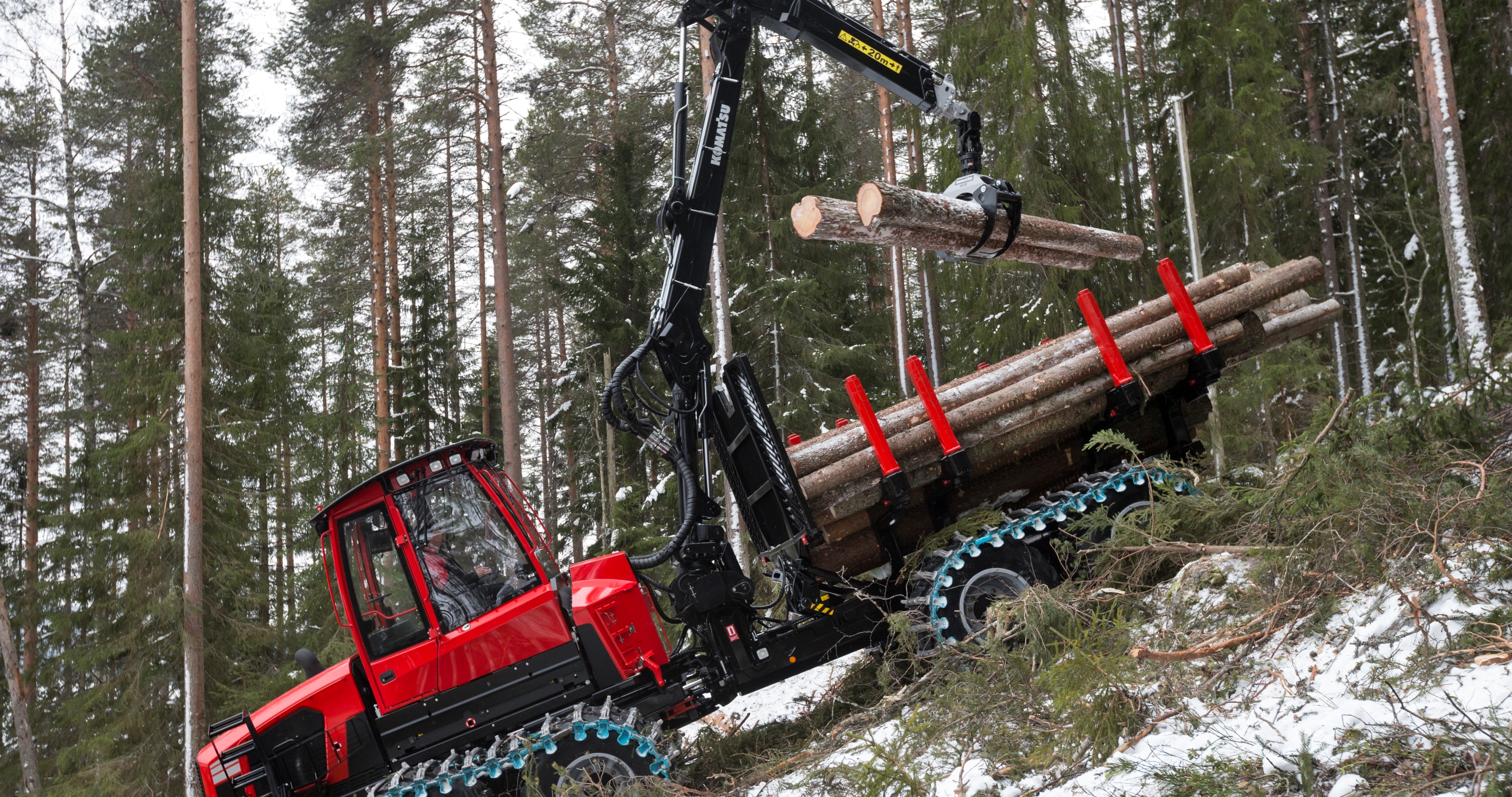 Solução de balanço da grua para forwarders Komatsu